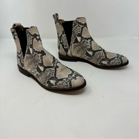 Lucky Brand Snake 8.5 black booties Chelsea style size 6.5 - Picture 1 of 8